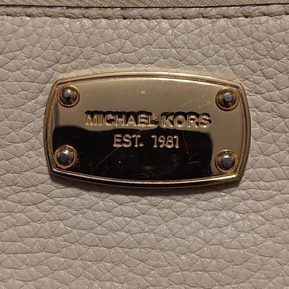 Michael Kors  - Picture 2 of 9